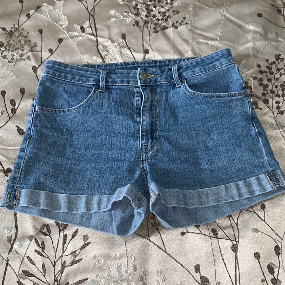 H&M | Jean Stretch Shorts | EUC